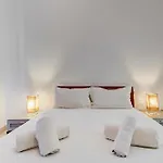 Bright Stay, Balcony Bliss & Location By 360 Estates Appartement