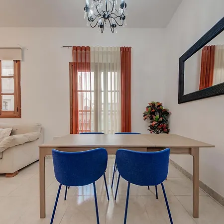 Bright Stay, Balcony Bliss & Location By 360 Estates *