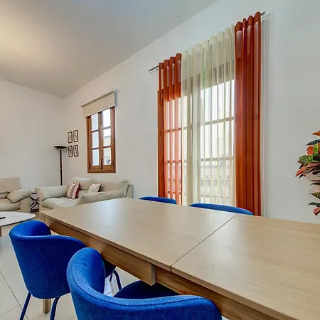 Bright Stay, Balcony Bliss & Location By 360 Estates Lejlighed