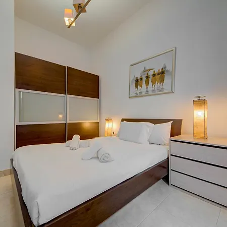 Lejlighed Bright Stay, Balcony Bliss & Location By 360 Estates
