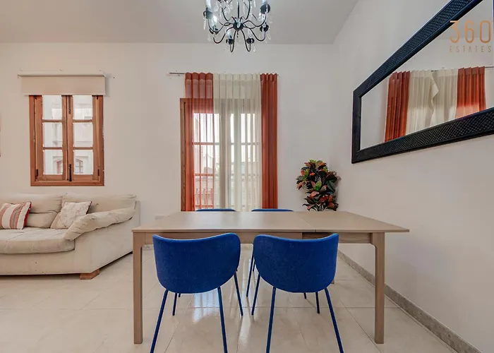 Bright Stay, Balcony Bliss & Location By 360 Estates *