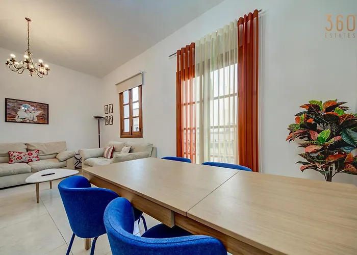 Bright Stay, Balcony Bliss & Location By 360 Estates Διαμέρισμα