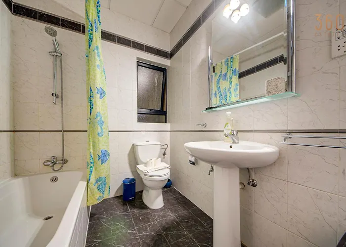 Bright Stay, Balcony Bliss & Location By 360 Estates Διαμέρισμα