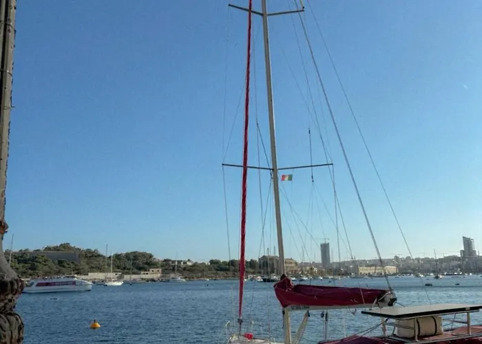 Bright Stay, Balcony Bliss & Location By 360 Estates Διαμέρισμα